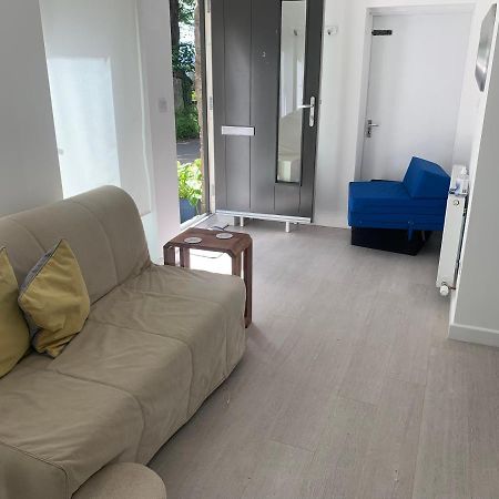 1-Bedroom Apartment Next To University 앨런다리 외부 사진