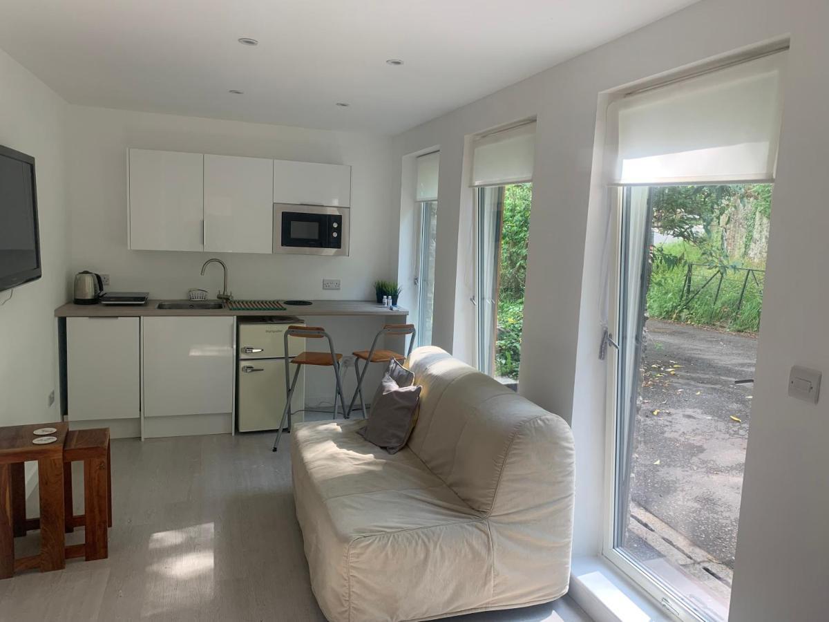 1-Bedroom Apartment Next To University 앨런다리 외부 사진