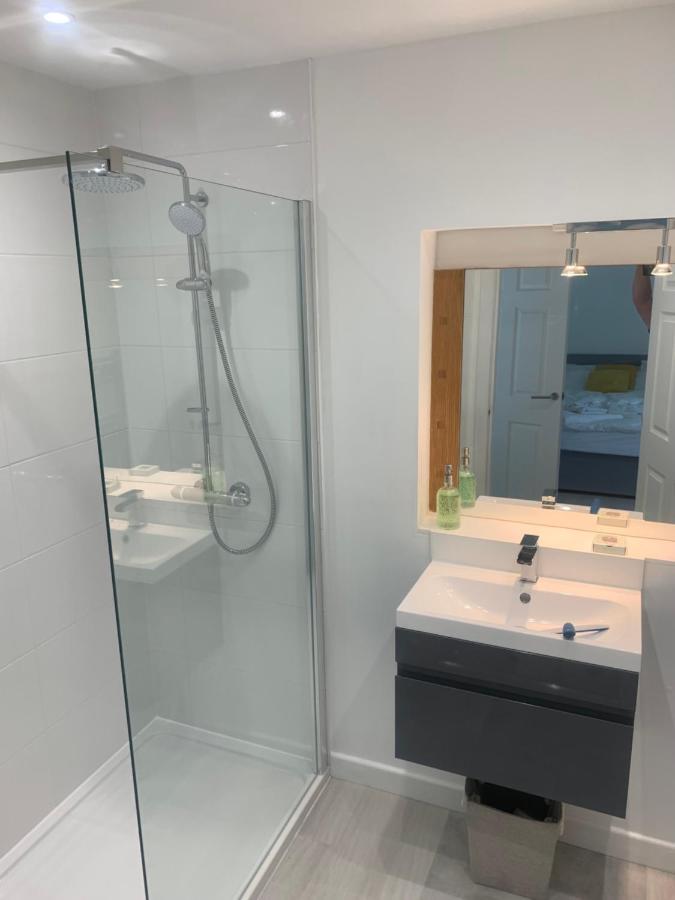 1-Bedroom Apartment Next To University 앨런다리 외부 사진