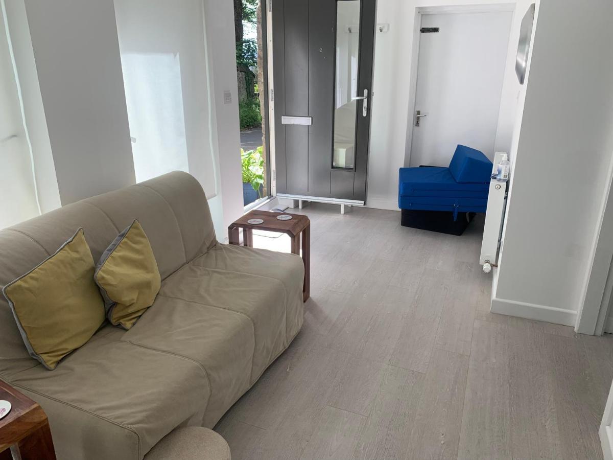 1-Bedroom Apartment Next To University 앨런다리 외부 사진
